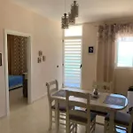 Marina Chic Apartment Vlore