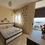 Marina Chic Apartment *